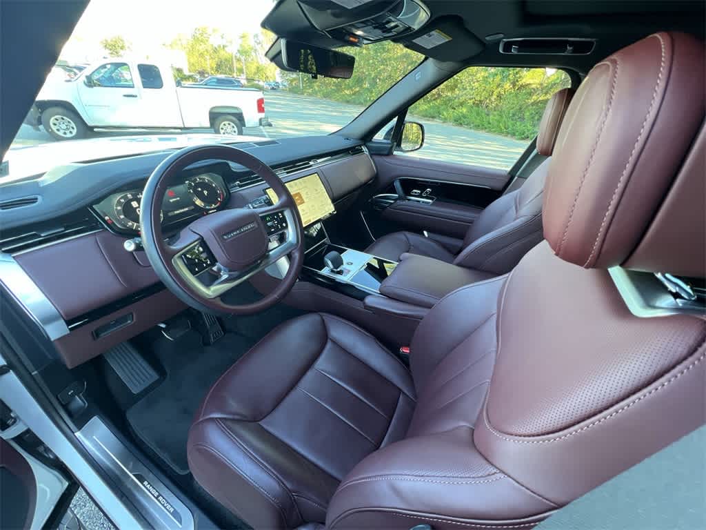 Thumbnail: 2025 Land Rover Range Rover - 10
