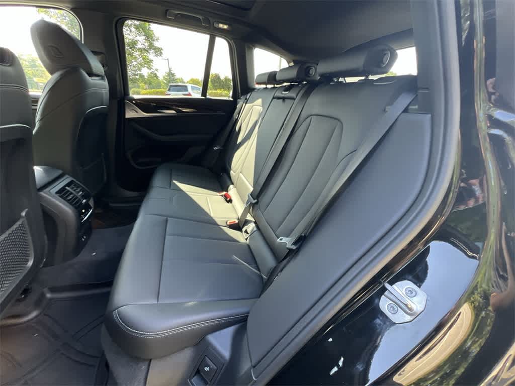 Thumbnail: 2022 BMW X3 - 21
