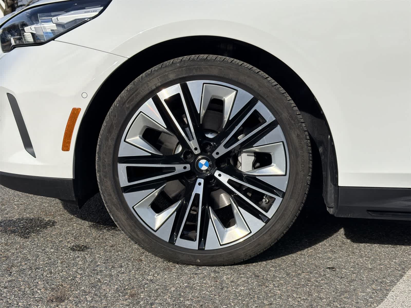 Thumbnail: 2026 BMW 5 Series - 16