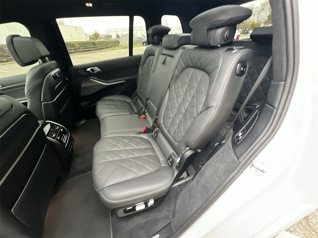 Thumbnail: 2024 BMW X7 - 21