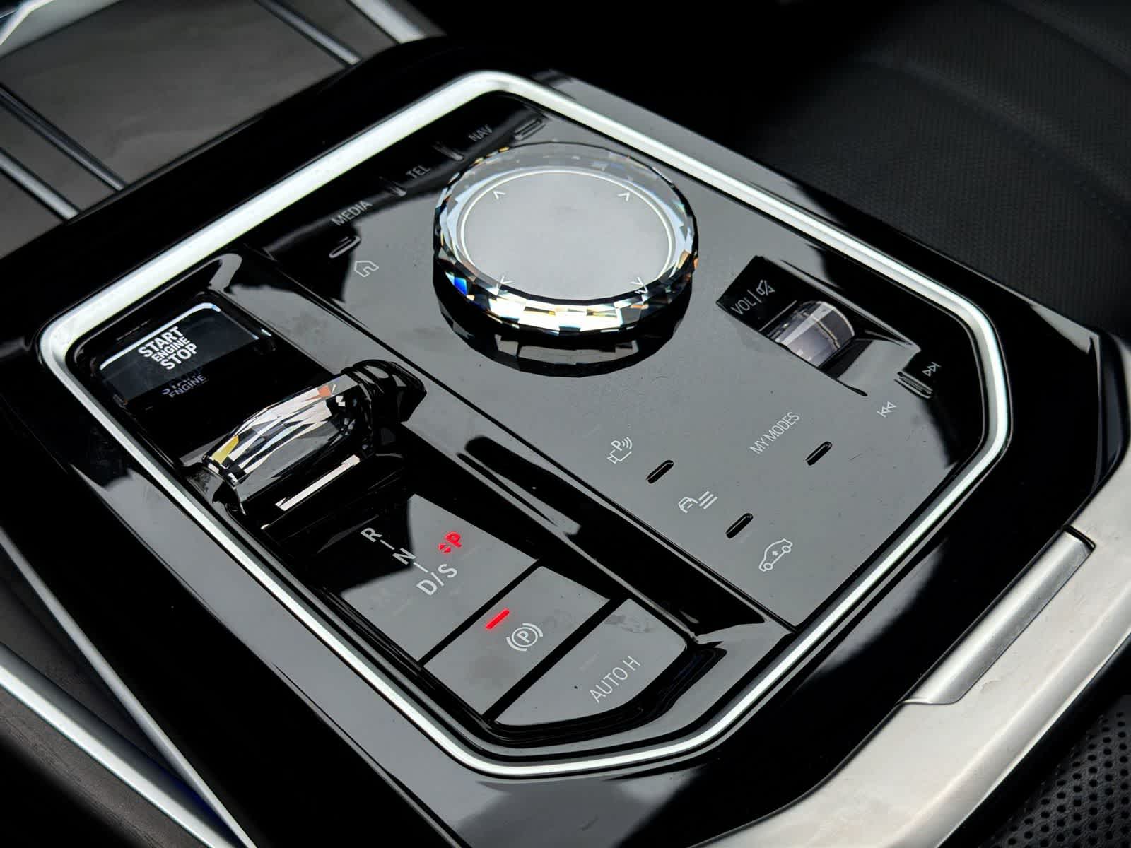 Thumbnail: 2023 BMW 7 Series - 25
