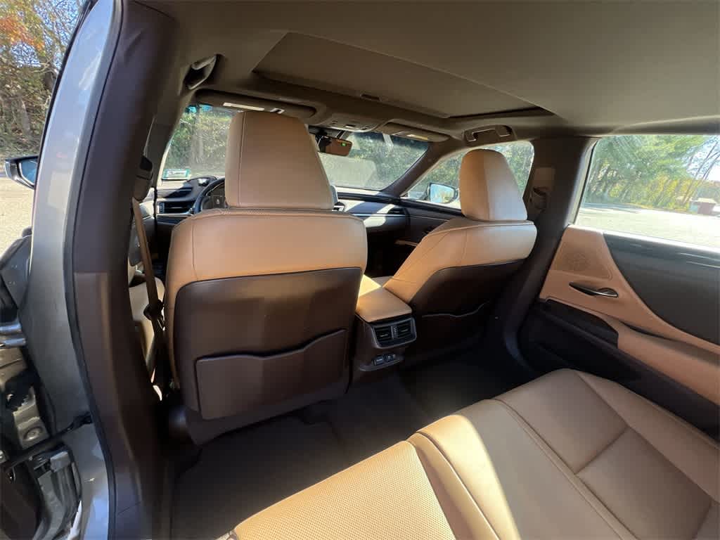 Thumbnail: 2019 Lexus ES - 20