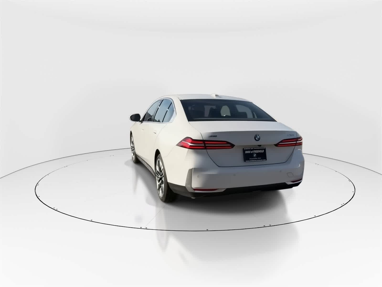 Thumbnail: 2026 BMW 5 Series - 8