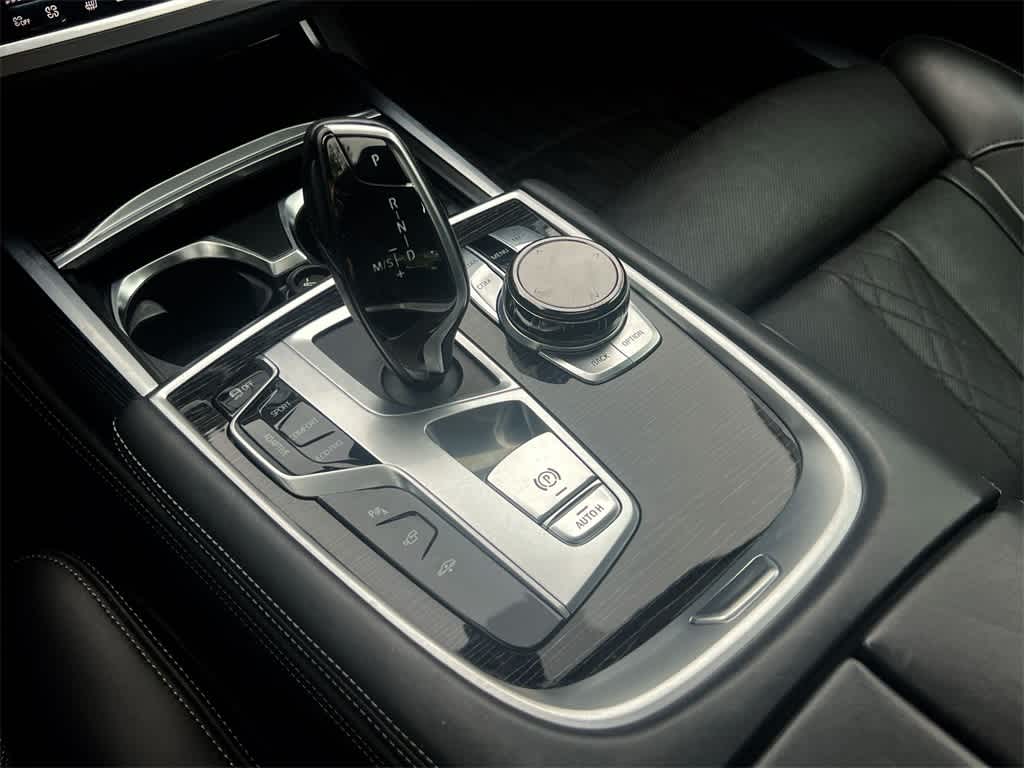 Thumbnail: 2017 BMW 7 Series - 25