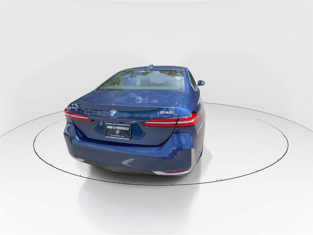 Thumbnail: 2025 BMW 5 Series - 7