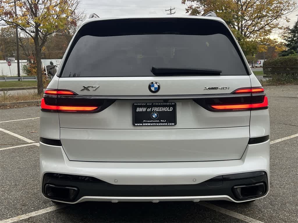 Thumbnail: 2024 BMW X7 - 13