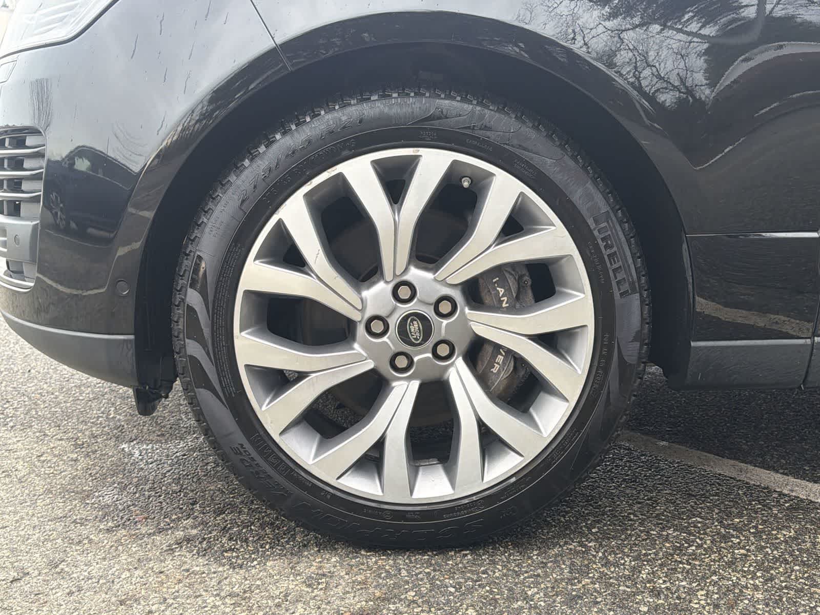 Thumbnail: 2018 Land Rover Range Rover - 16