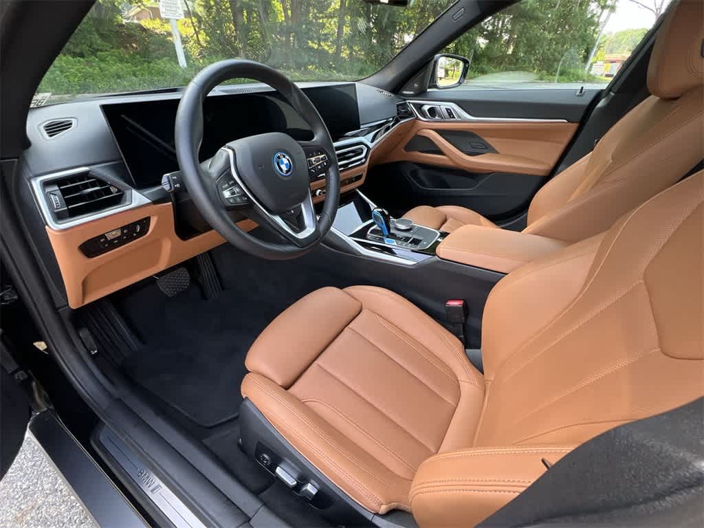 Thumbnail: 2023 BMW i4 - 10