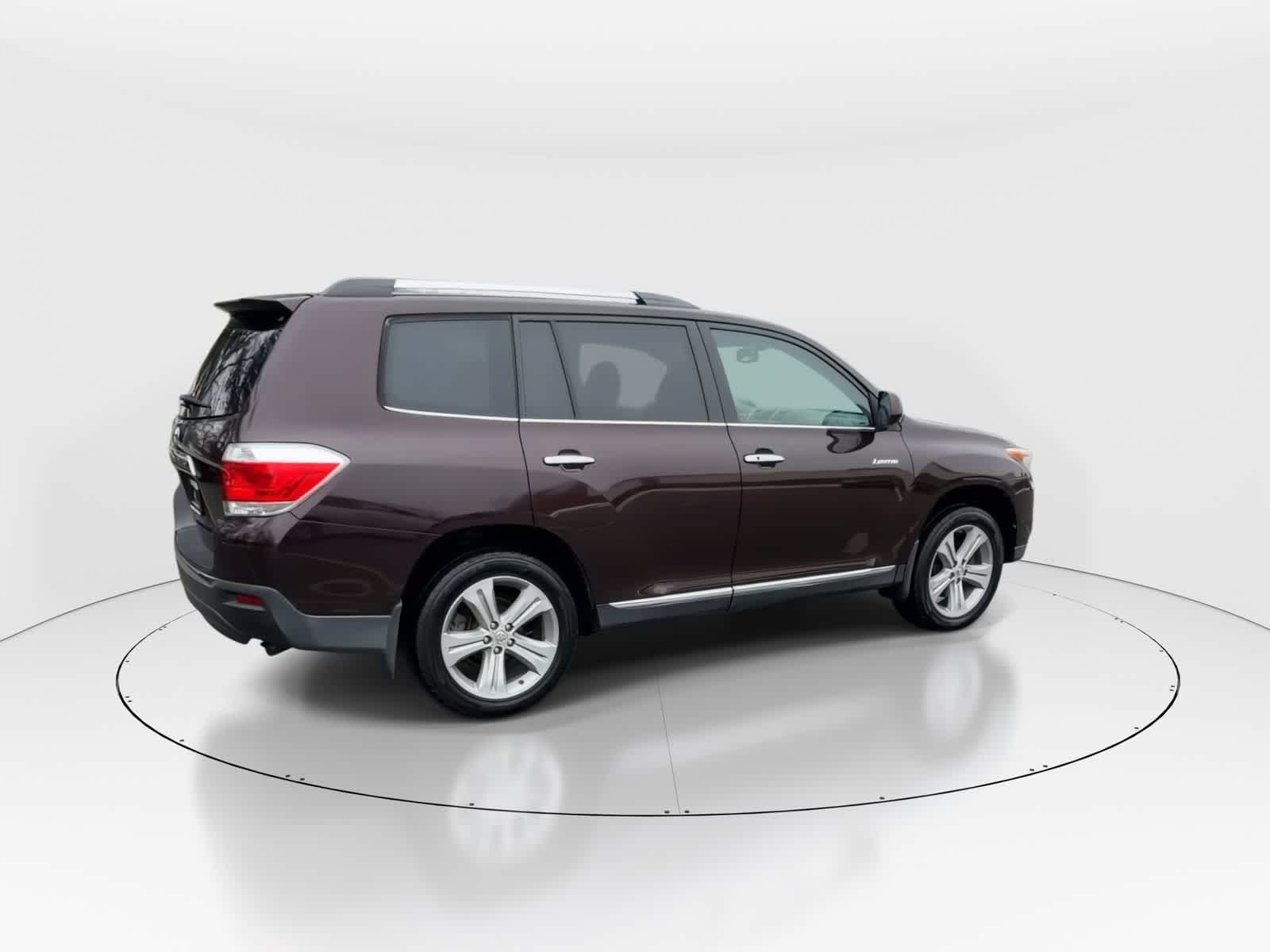 Thumbnail: 2013 Toyota Highlander - 9