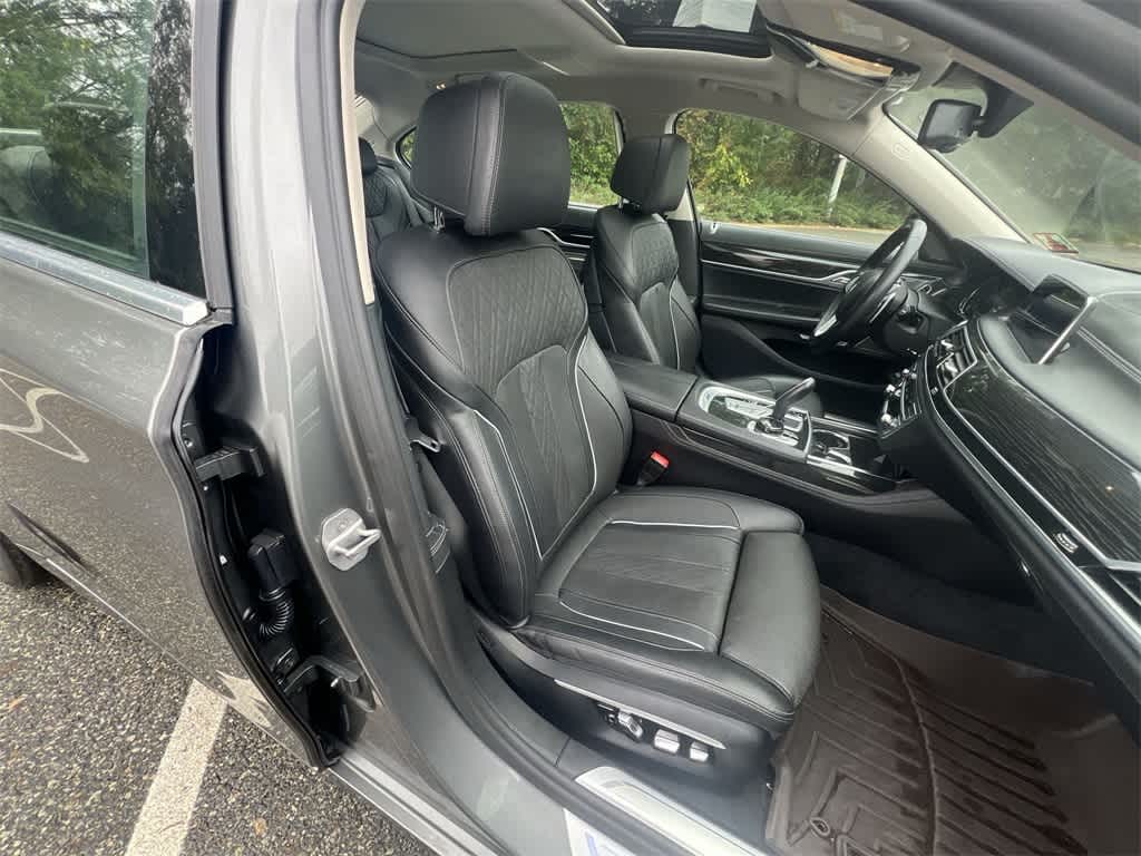 Thumbnail: 2017 BMW 7 Series - 22