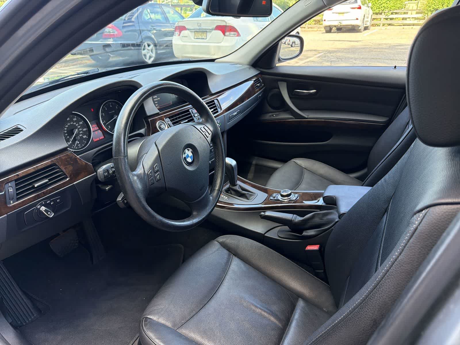 Thumbnail: 2011 BMW 3 Series - 10