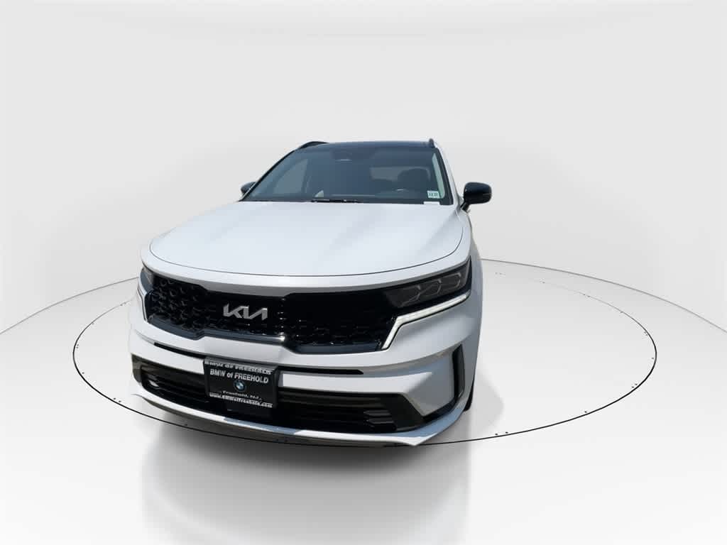 Thumbnail: 2023 Kia Sorento - 3