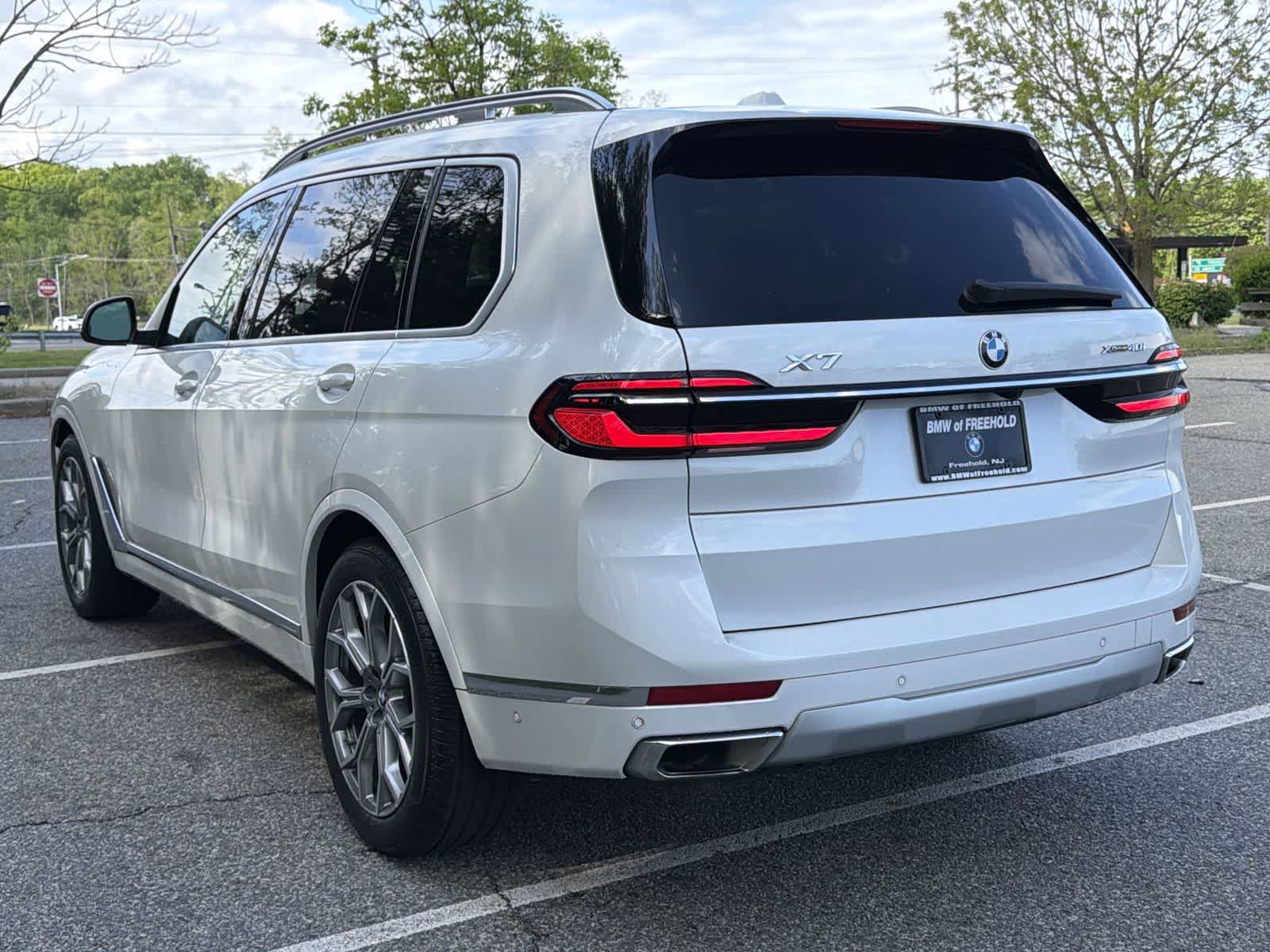 Thumbnail: 2023 BMW X7 - 11