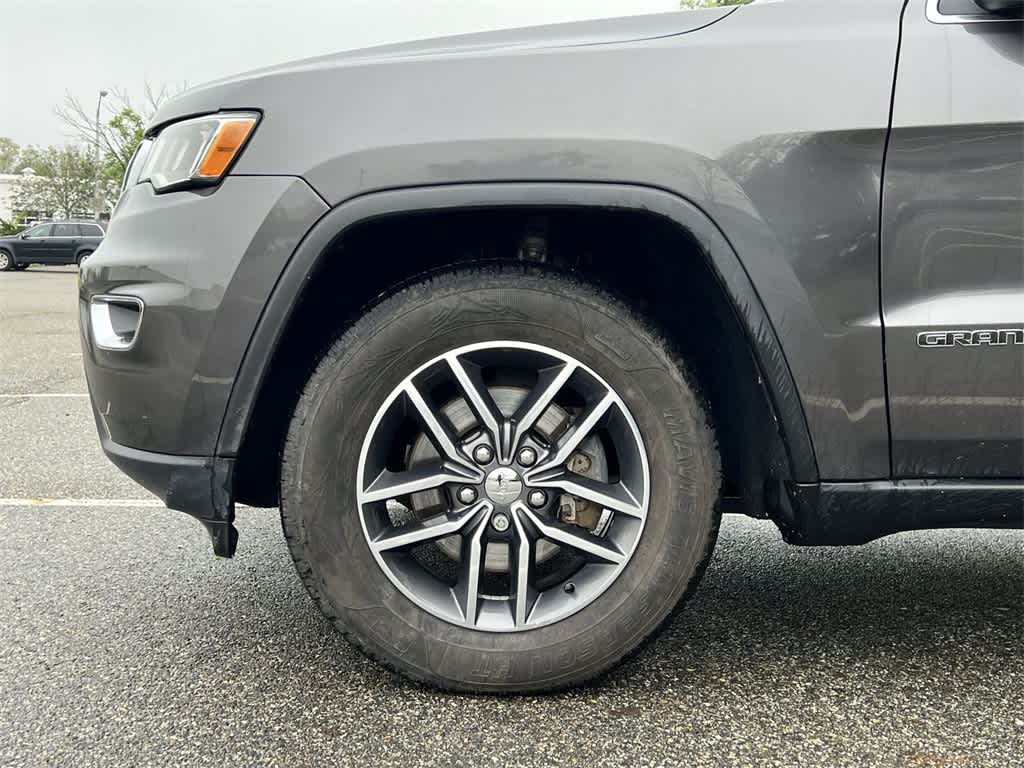 Thumbnail: 2017 Jeep Grand Cherokee - 16