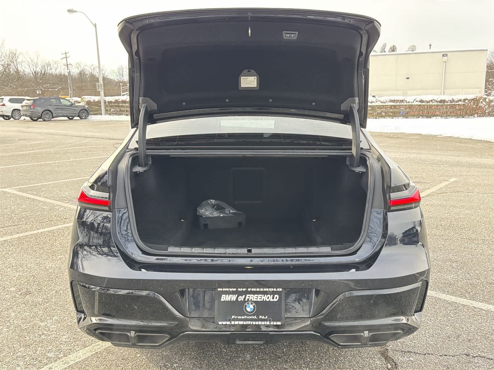 Thumbnail: 2023 BMW 7 Series - 27