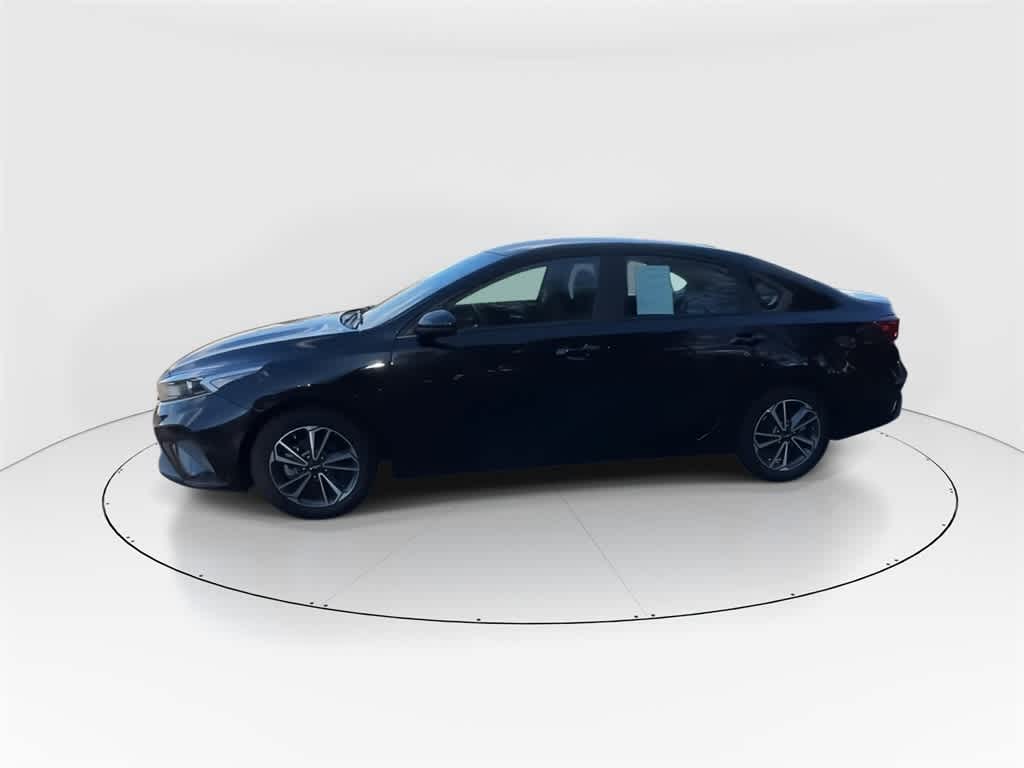 Thumbnail: 2023 Kia Forte - 6