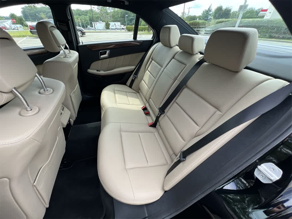 Thumbnail: 2013 Mercedes-Benz E-Class - 21