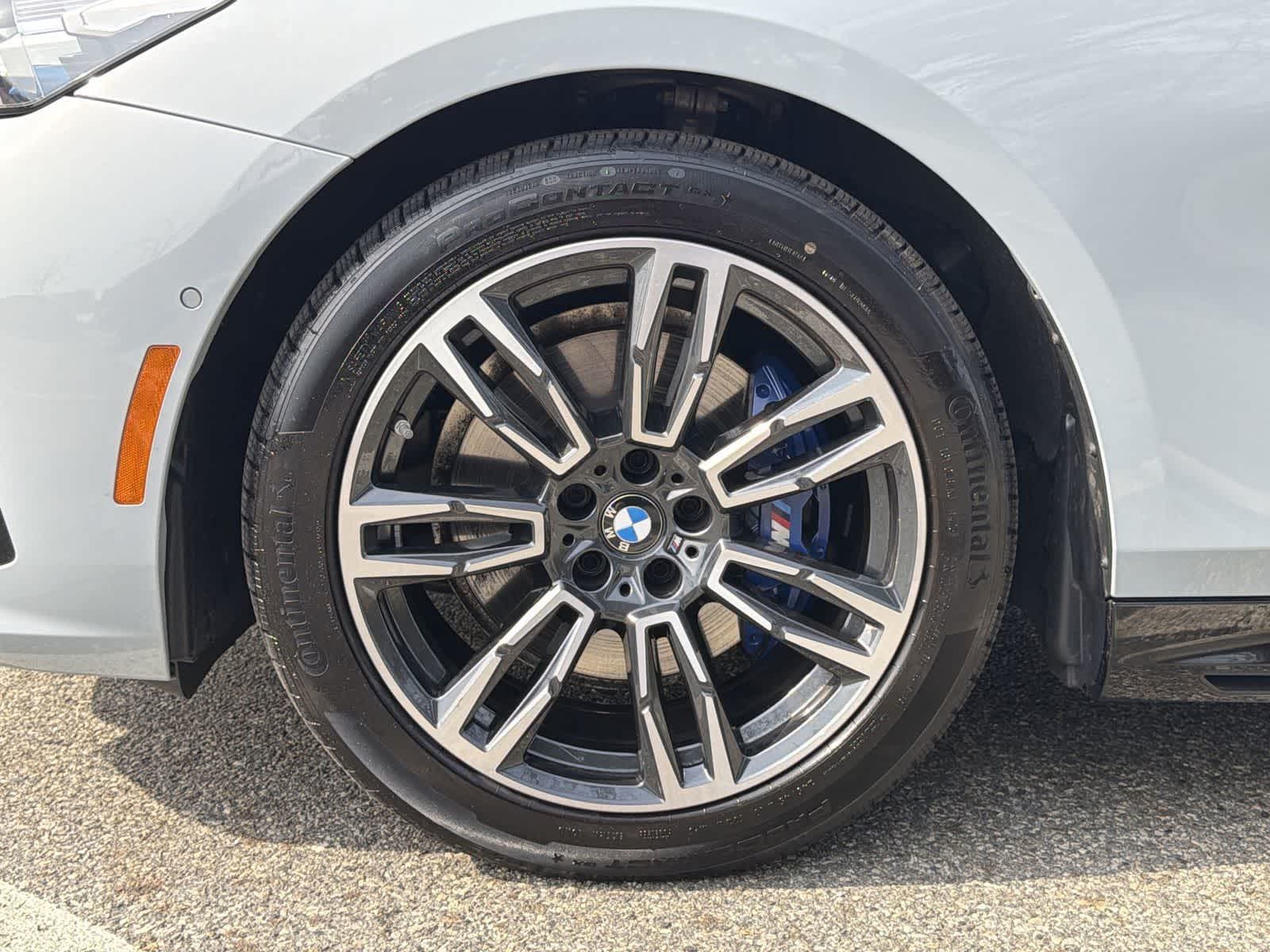 Thumbnail: 2026 BMW 5 Series - 16