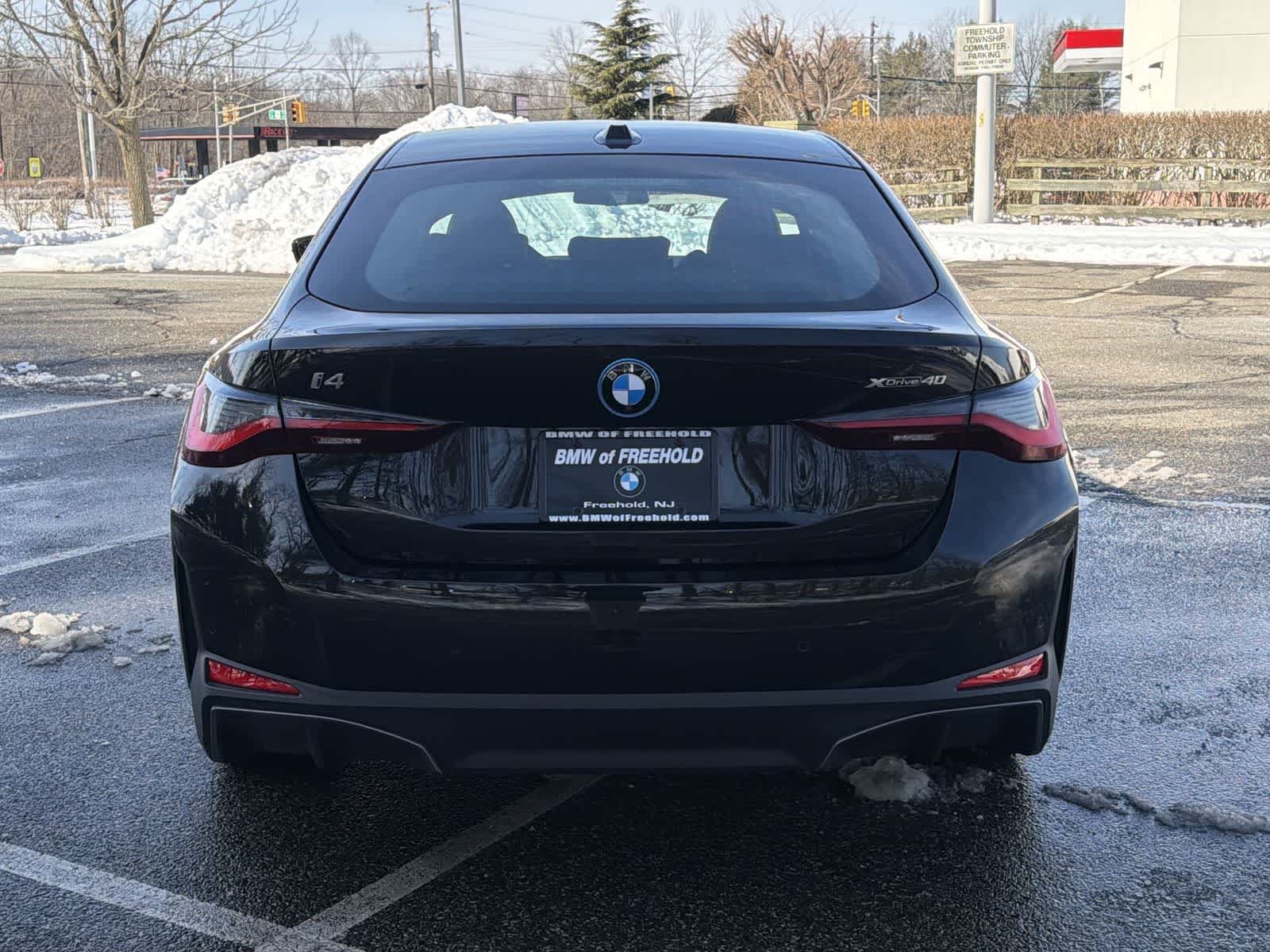 Thumbnail: 2025 BMW i4 - 13