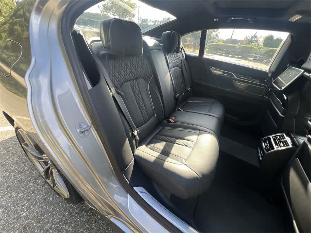 Thumbnail: 2022 BMW 7 Series - 21