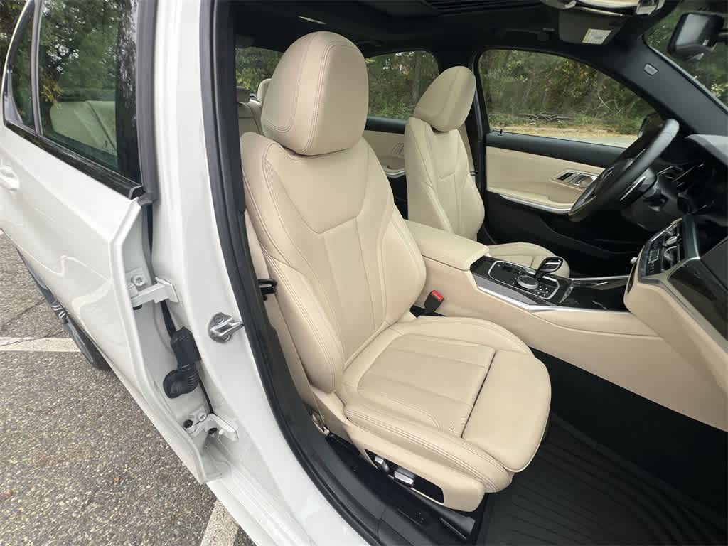 Thumbnail: 2022 BMW 3 Series - 22