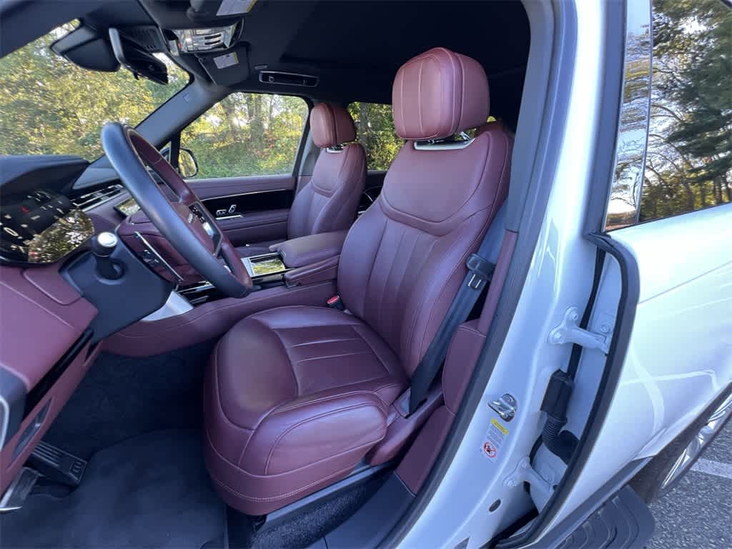 Thumbnail: 2025 Land Rover Range Rover - 19