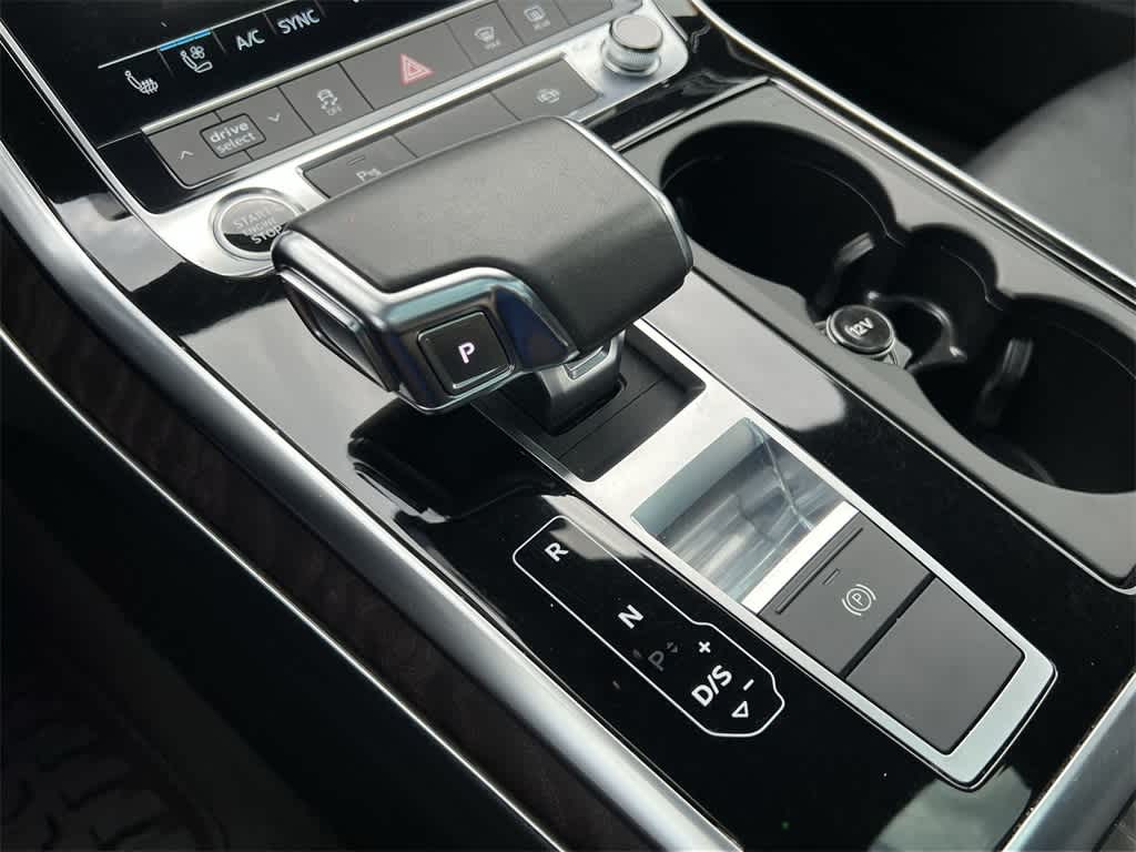Thumbnail: 2022 Audi Q8 - 25