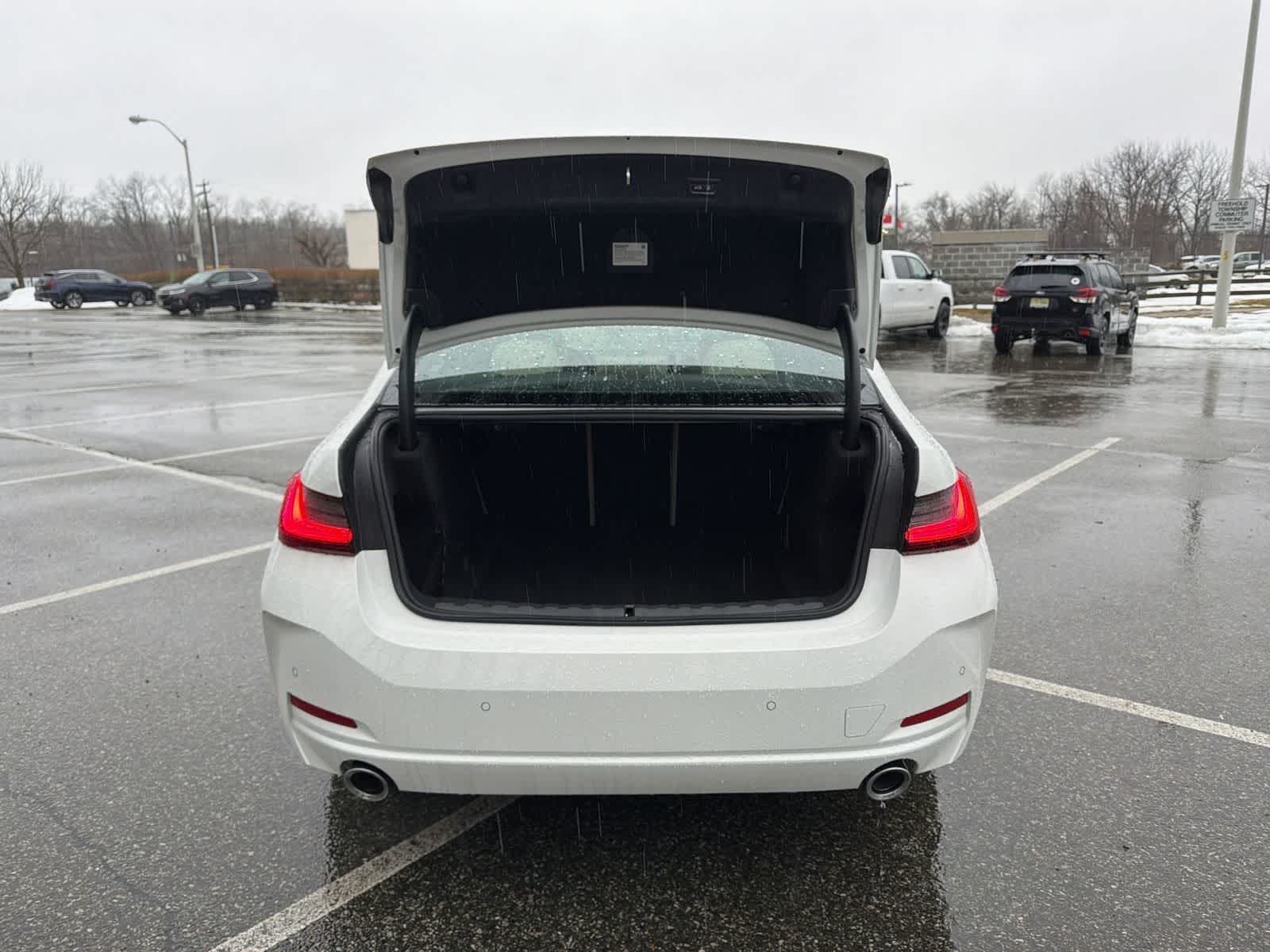 Thumbnail: 2025 BMW 3 Series - 27