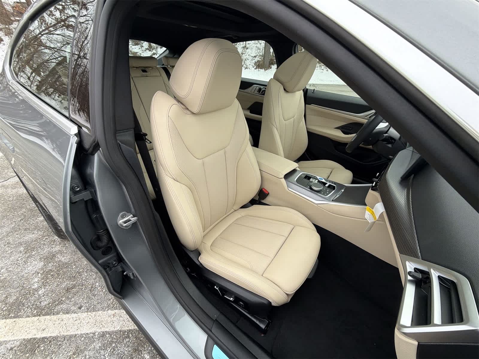 Thumbnail: 2025 BMW i4 - 22