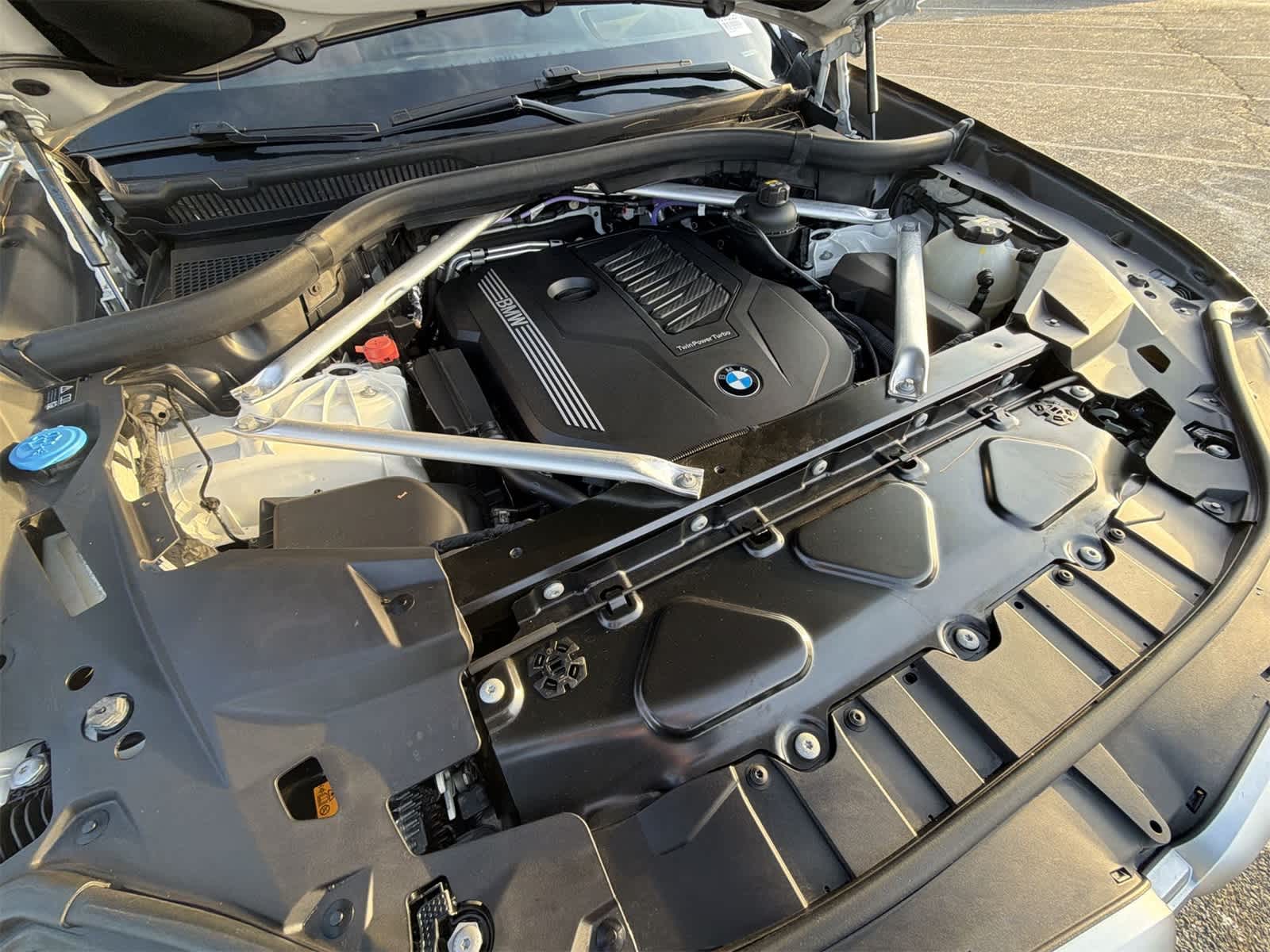 Thumbnail: 2022 BMW X6 - 17