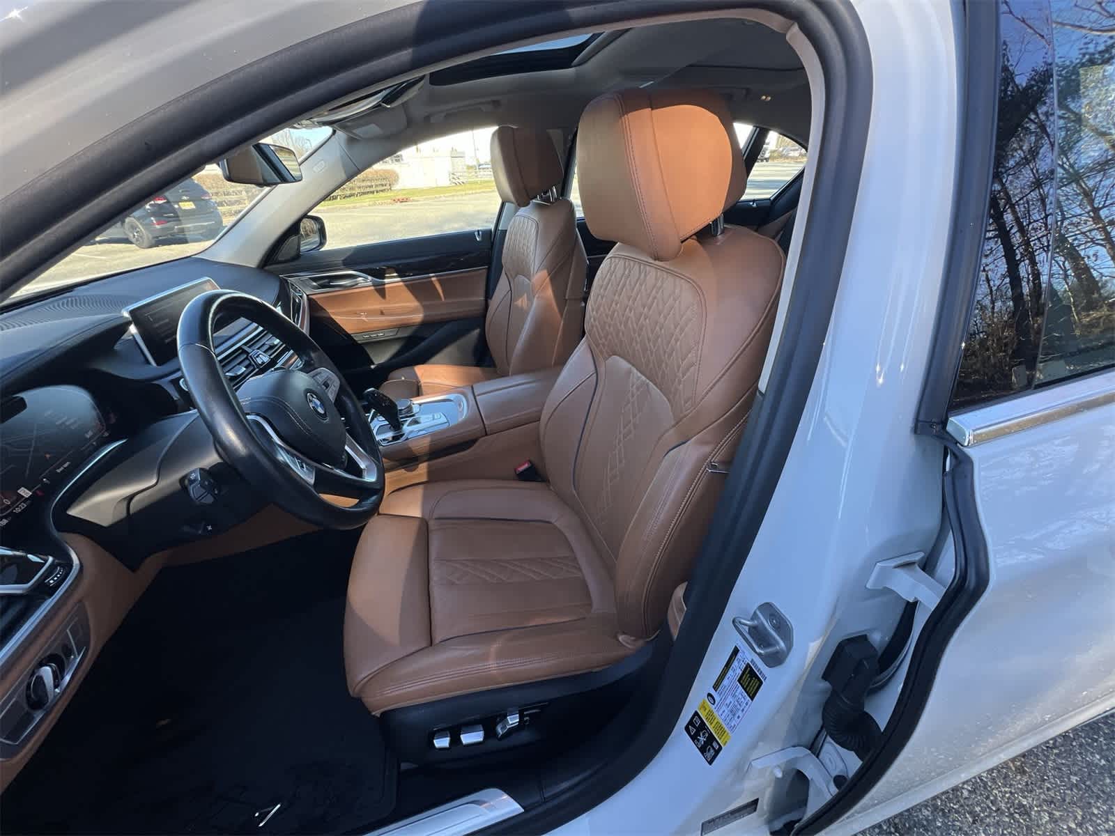 Thumbnail: 2021 BMW 7 Series - 19