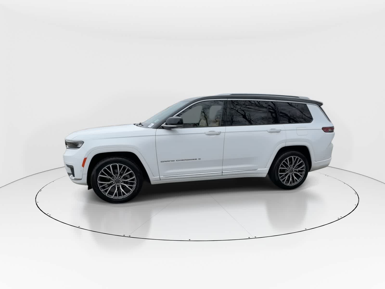 Thumbnail: 2022 Jeep Grand Cherokee - 5