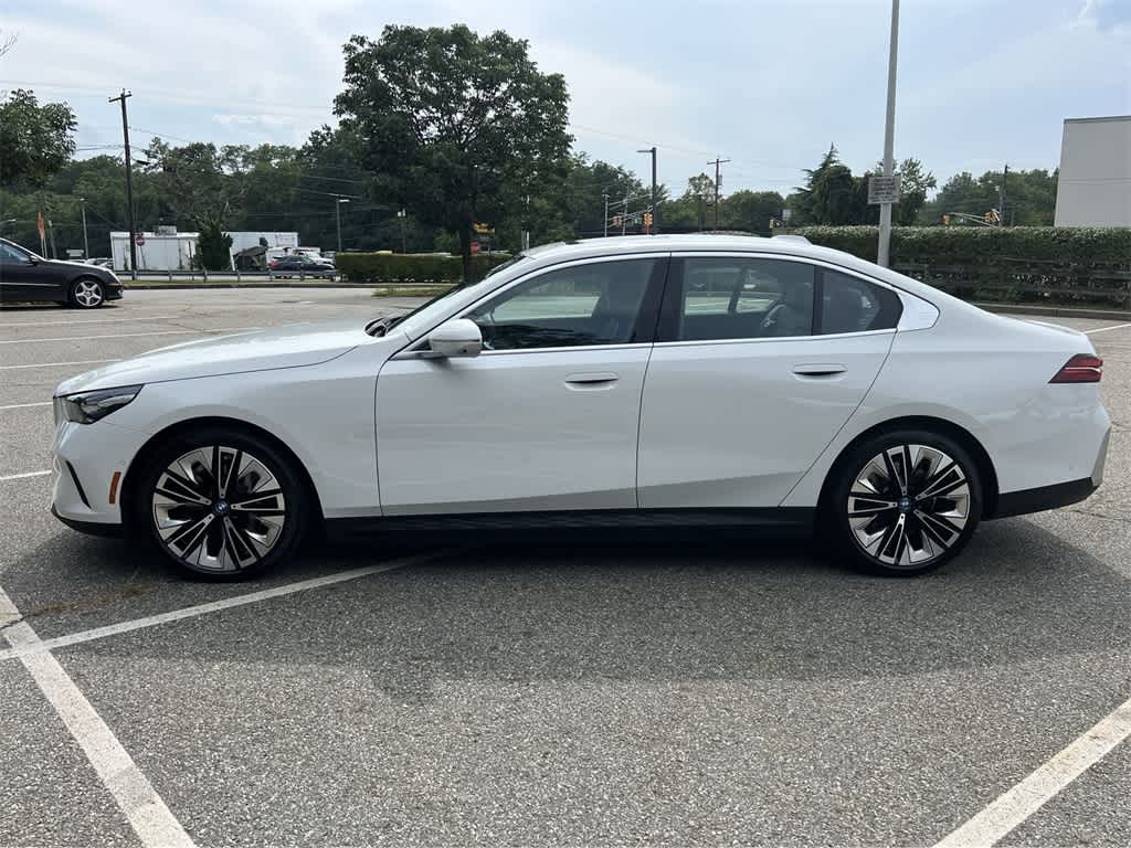 Thumbnail: 2025 BMW i5 - 11