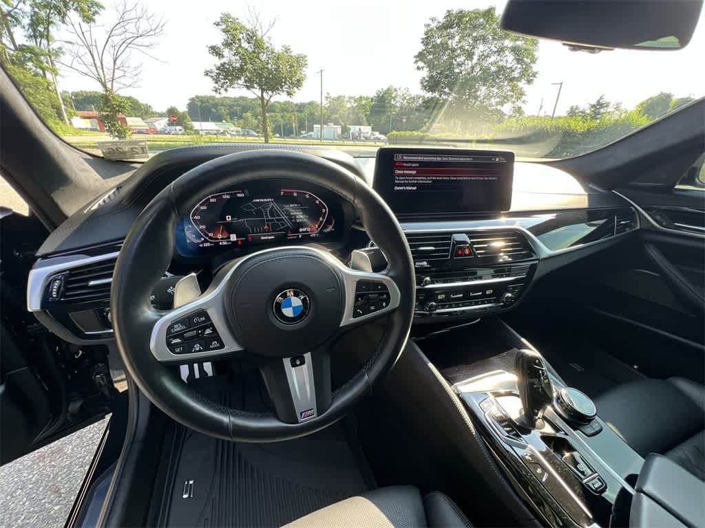 Thumbnail: 2022 BMW 5 Series - 18