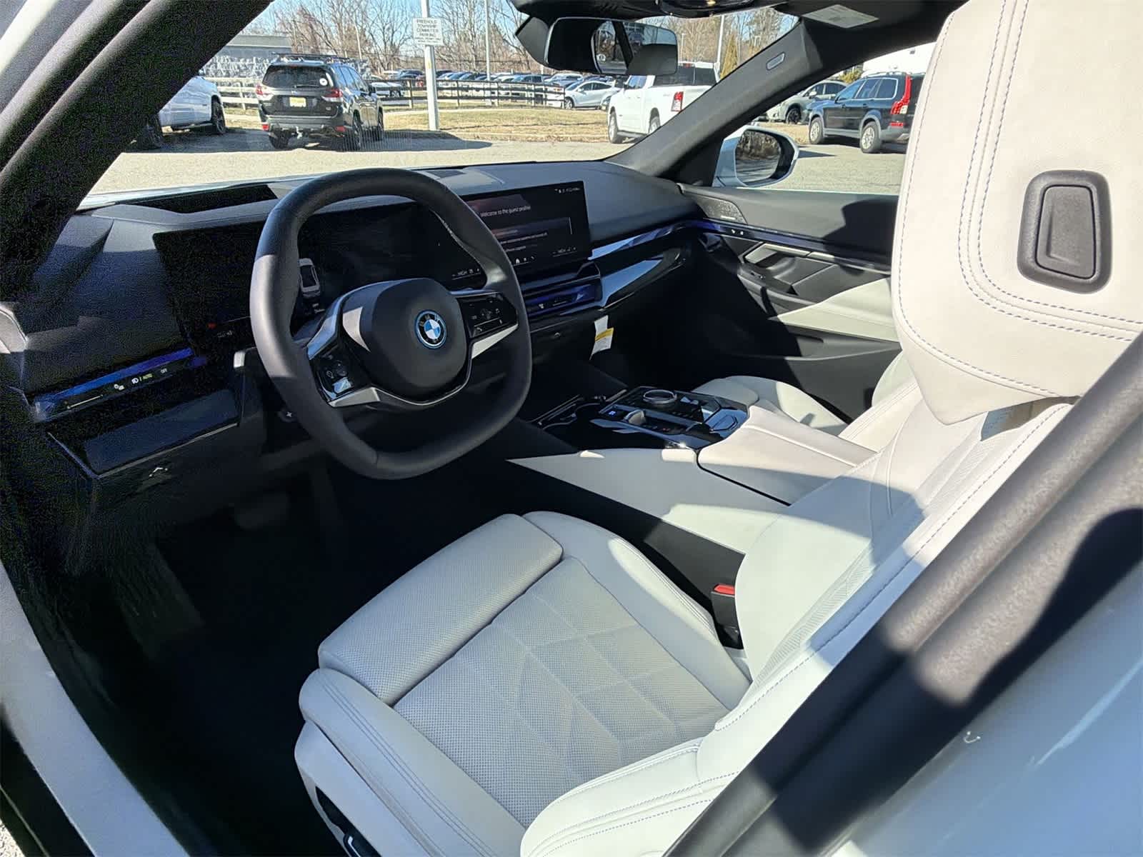 Thumbnail: 2025 BMW i5 - 10