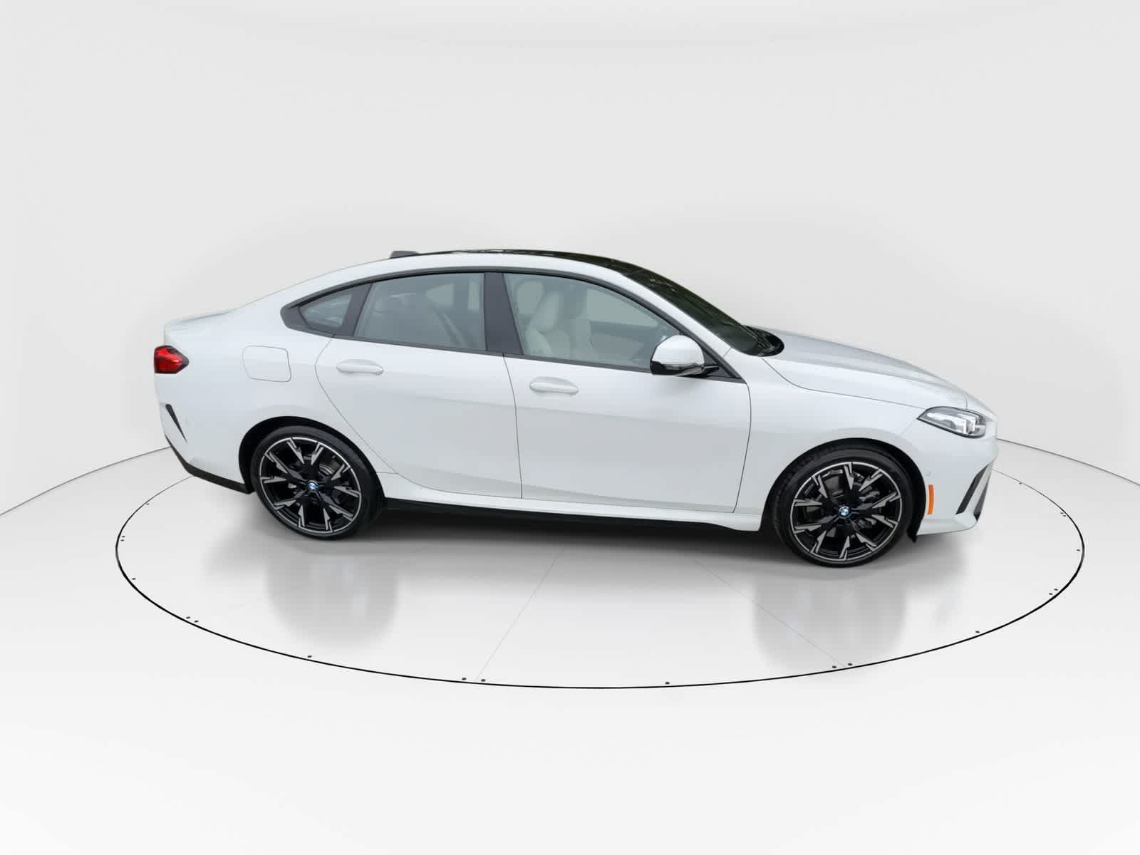 Thumbnail: 2025 BMW 2 Series - 9