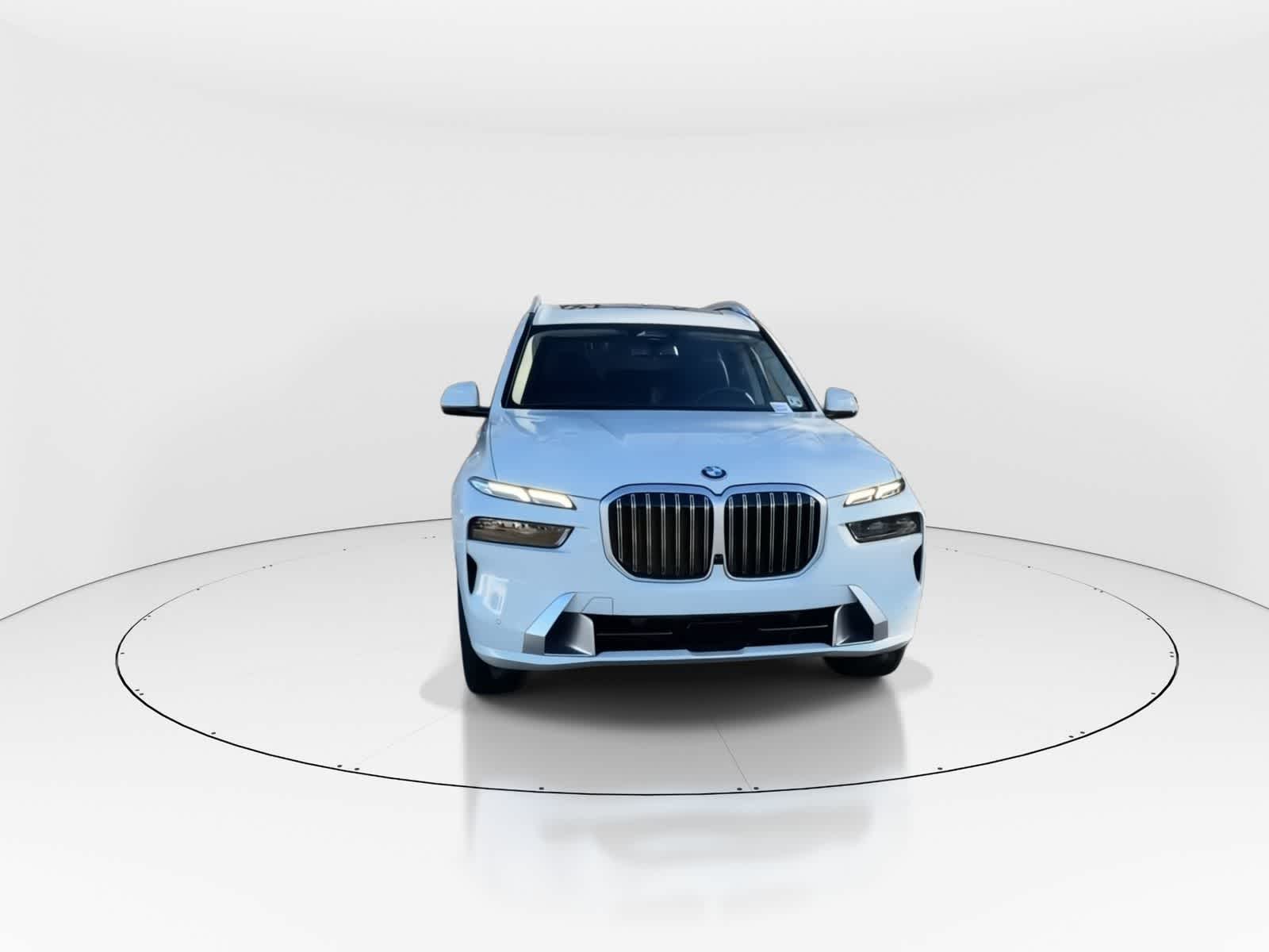 Thumbnail: 2025 BMW X7 - 4