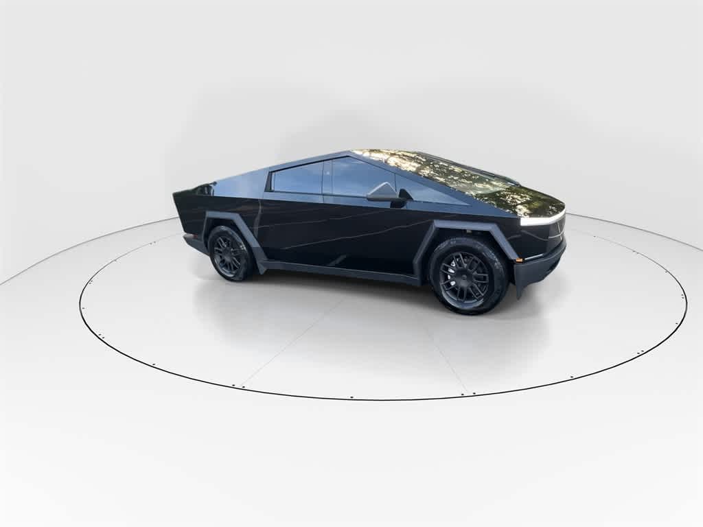 2024 Tesla Cybertruck photo 3