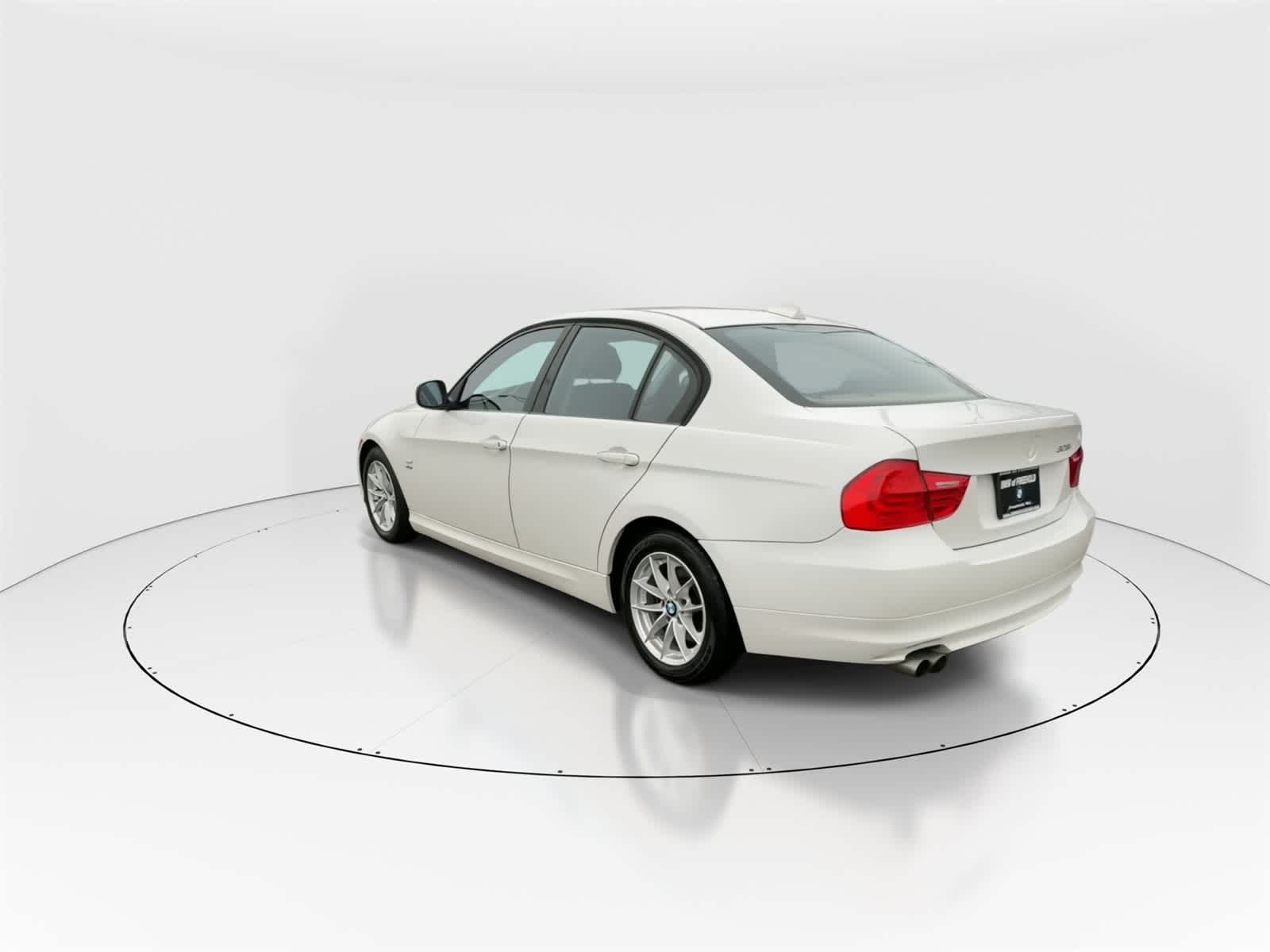 Thumbnail: 2010 BMW 3 Series - 6