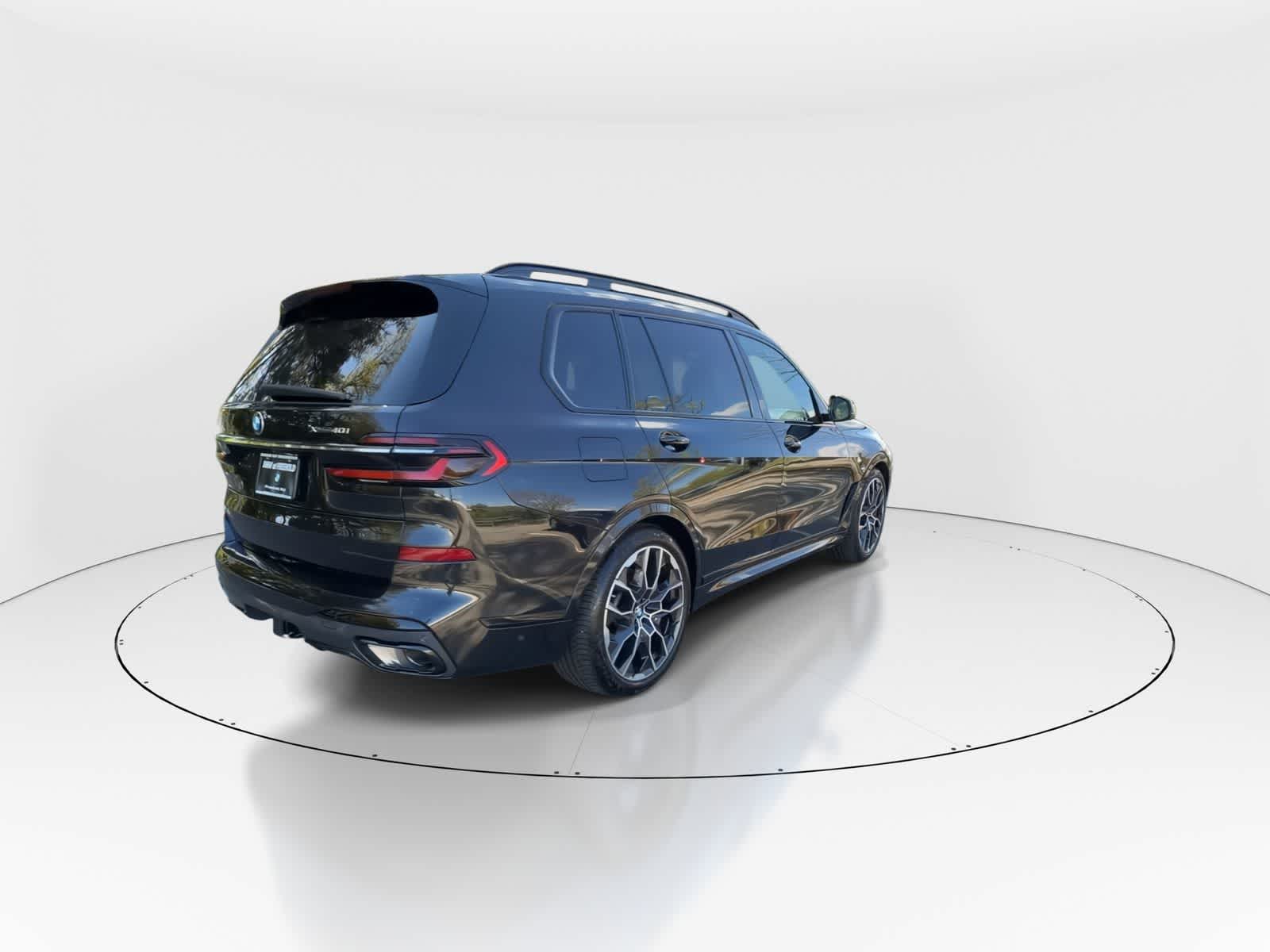 Thumbnail: 2023 BMW X7 - 8