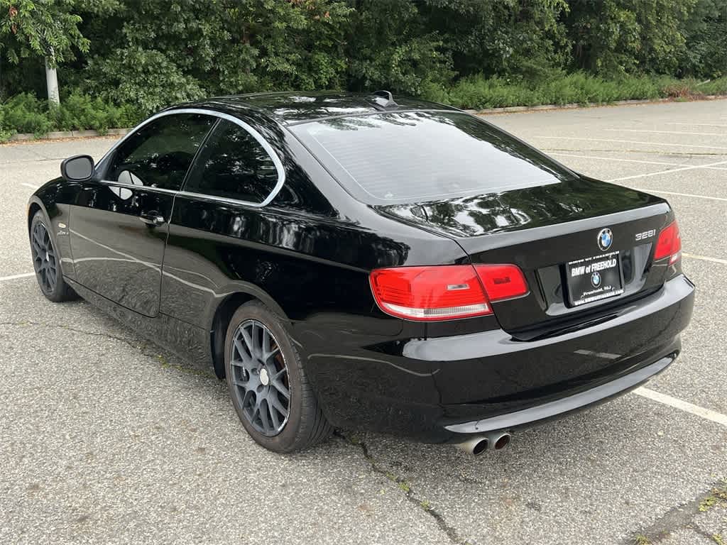 Thumbnail: 2010 BMW 3 Series - 12