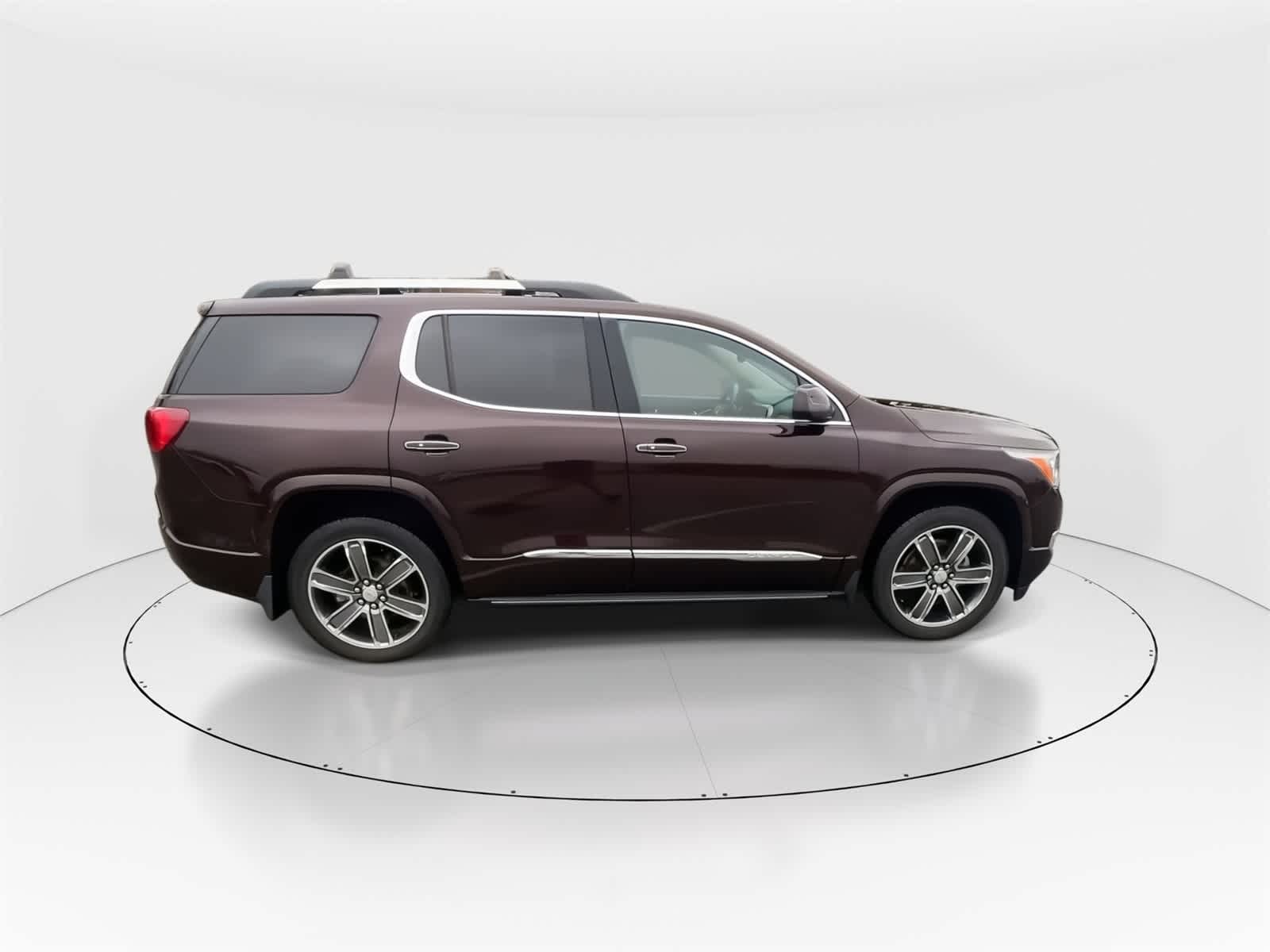2017 Gmc Acadia Denali photo 2