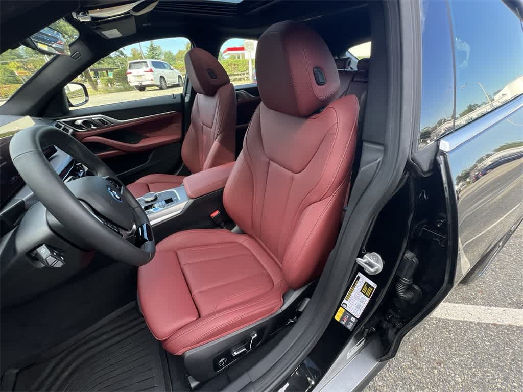 Thumbnail: 2025 BMW i4 - 19