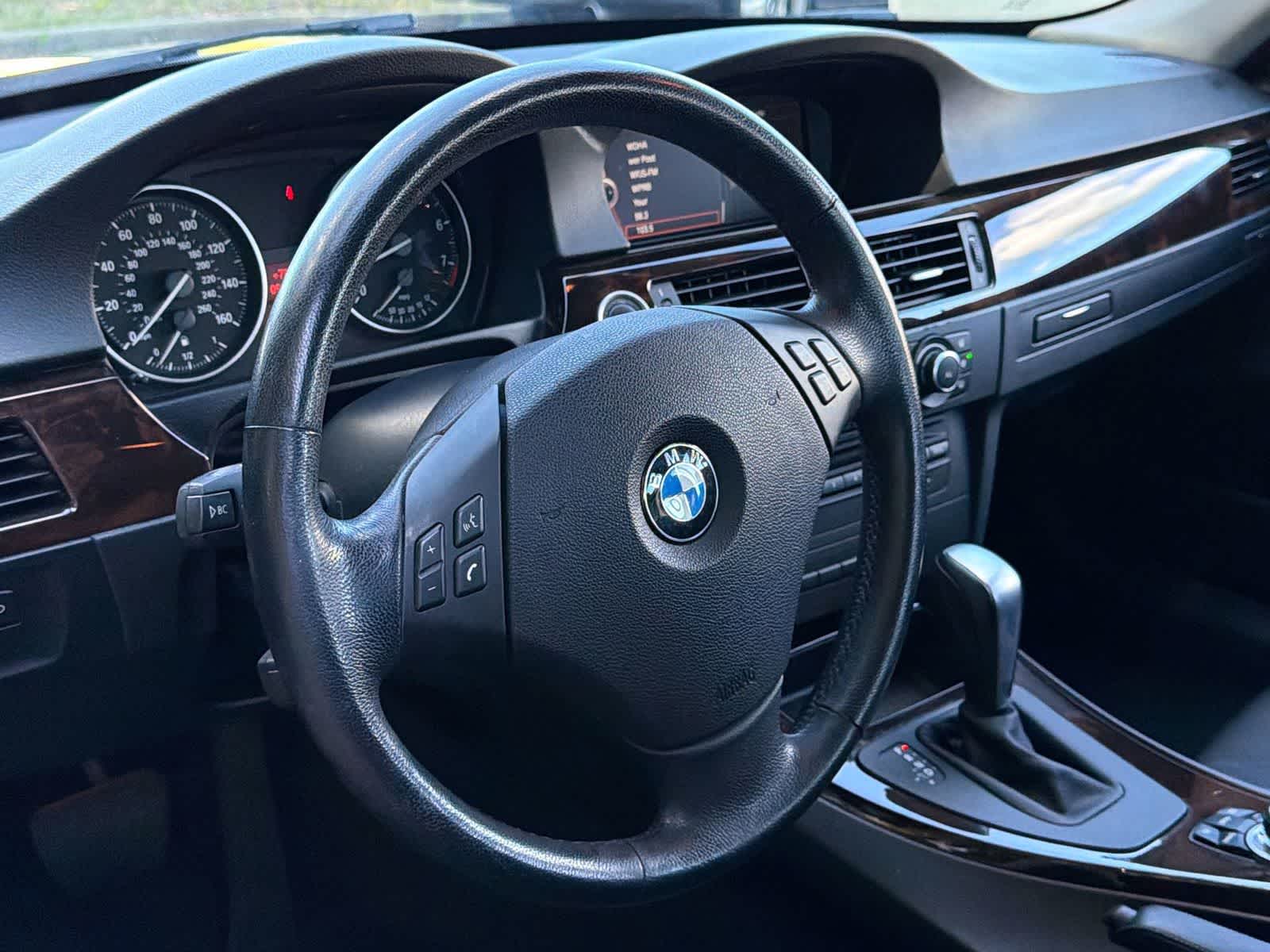 Thumbnail: 2011 BMW 3 Series - 23