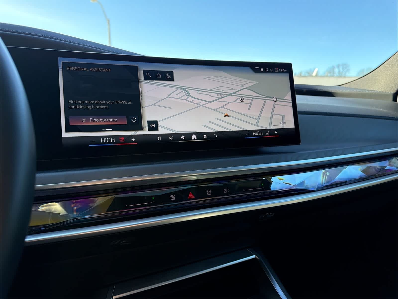 Thumbnail: 2023 BMW 7 Series - 24