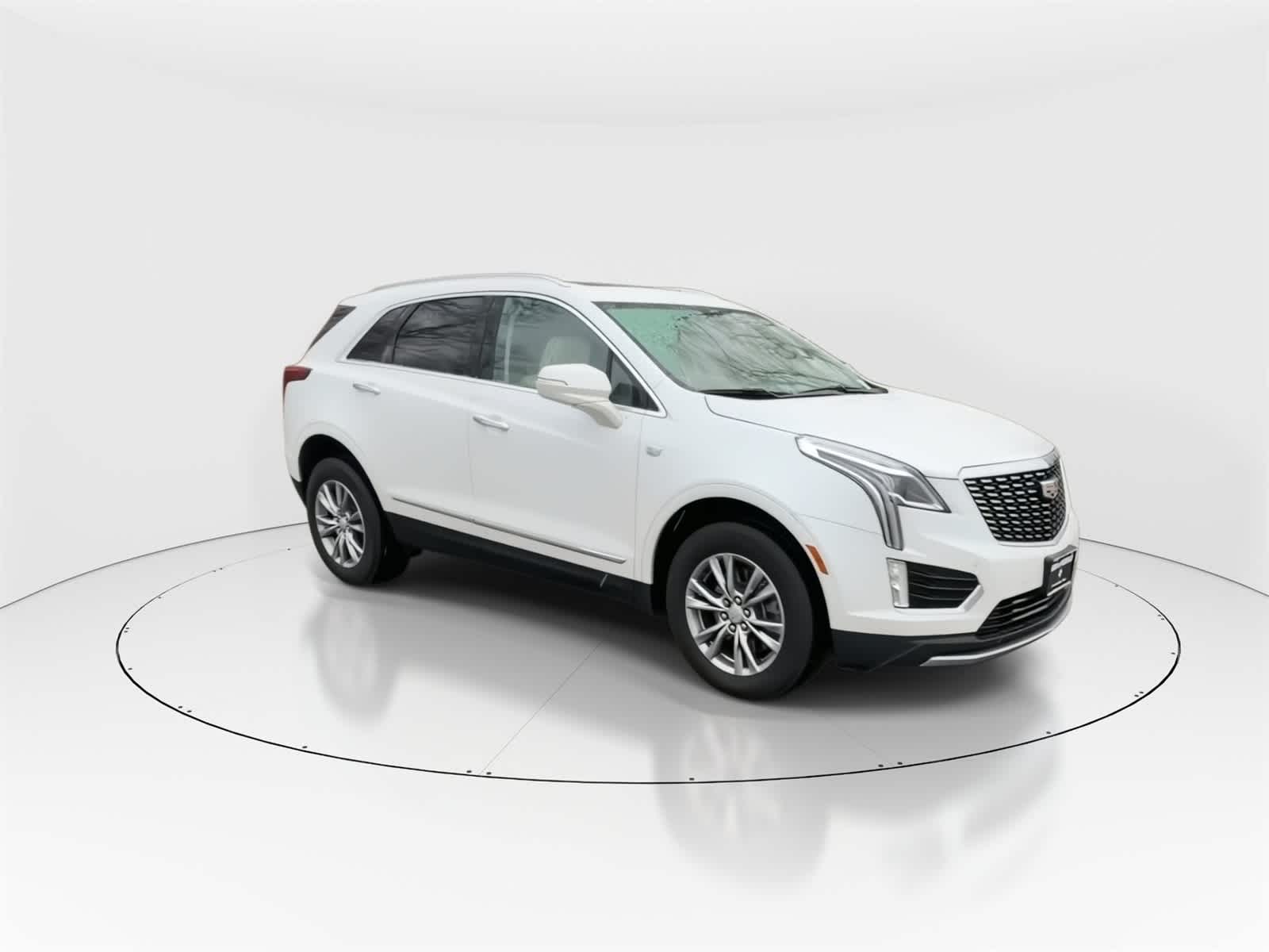 Thumbnail: 2022 Cadillac XT5 - 3