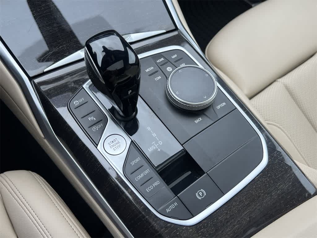 Thumbnail: 2022 BMW 3 Series - 25