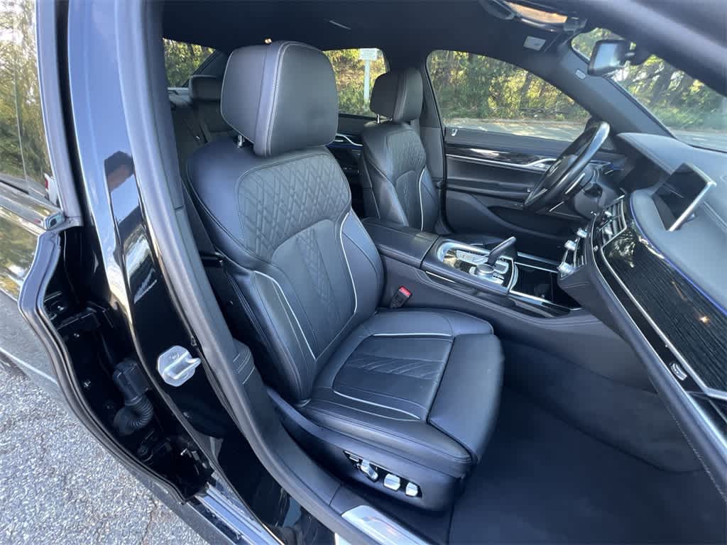 Thumbnail: 2022 BMW 7 Series - 22