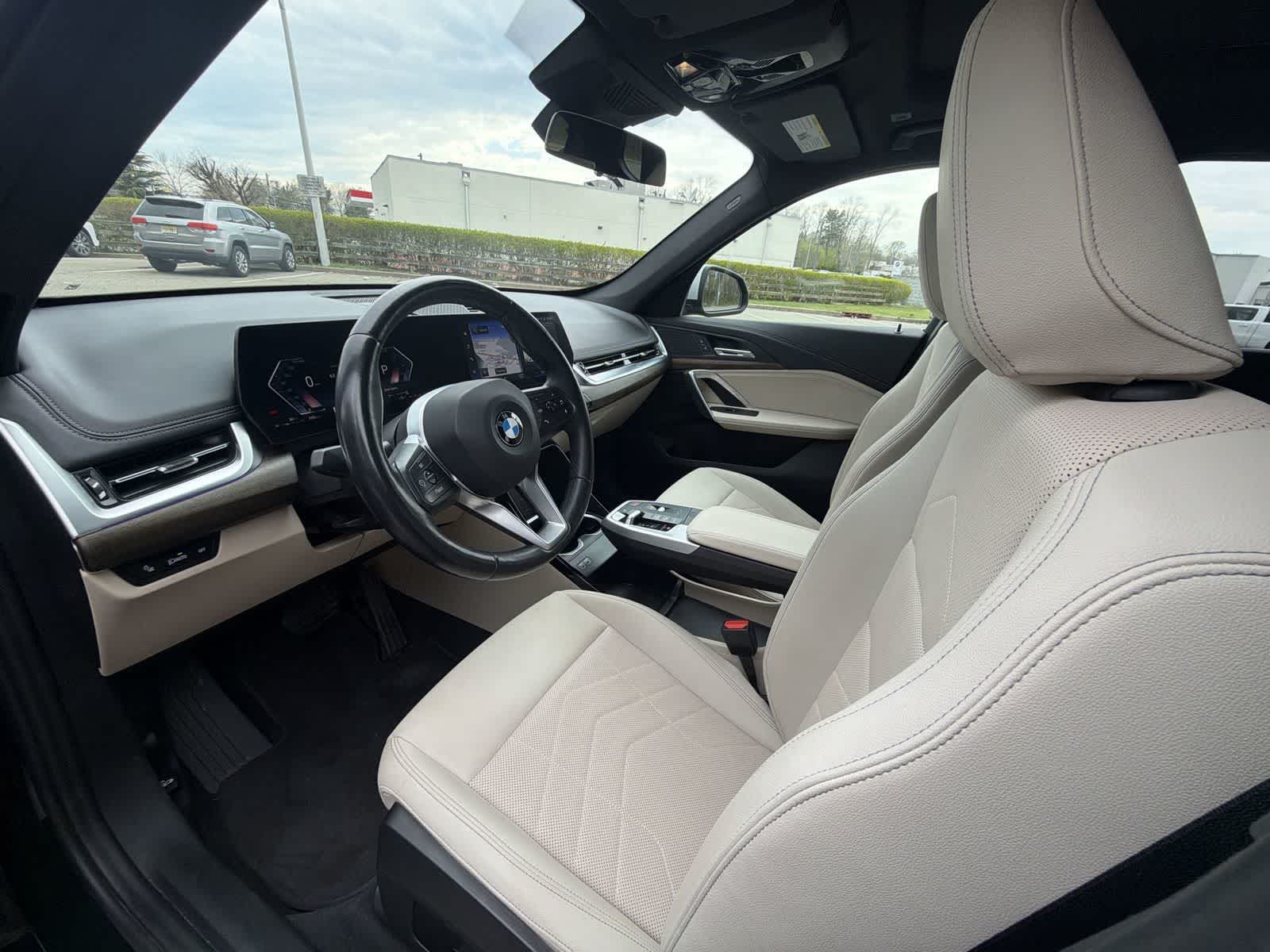 Thumbnail: 2023 BMW X1 - 10