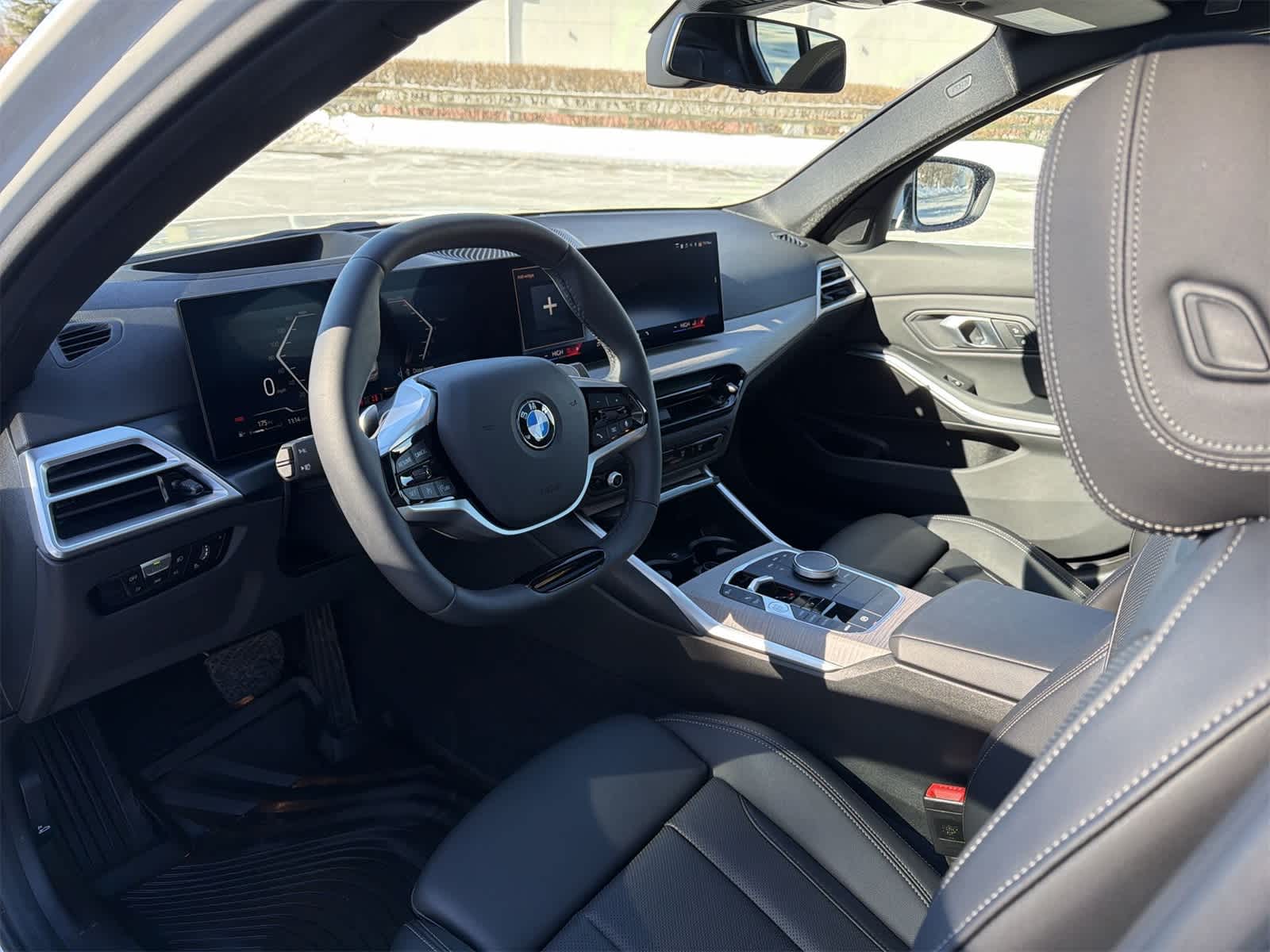 Thumbnail: 2025 BMW 3 Series - 10